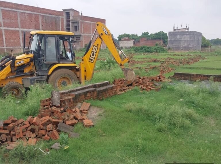 विकास प्राधिकरण ने अवैध प्लाटिंग के विरूद्ध ध्वस्तीकरण की कार्यवाही